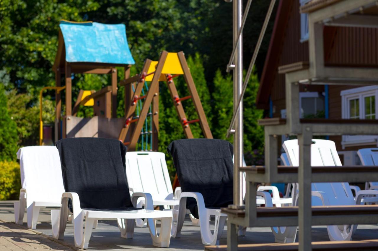 Kompleks Wypoczynkowy Pomerania Z Podgrzewanym Basenem 30 Metrow Do Morza Rewal Buitenkant foto